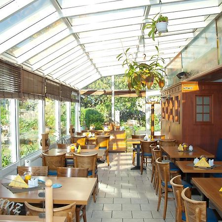 Ferien Unterm Reetdach In Gohren Hotel Goehren  Buitenkant foto