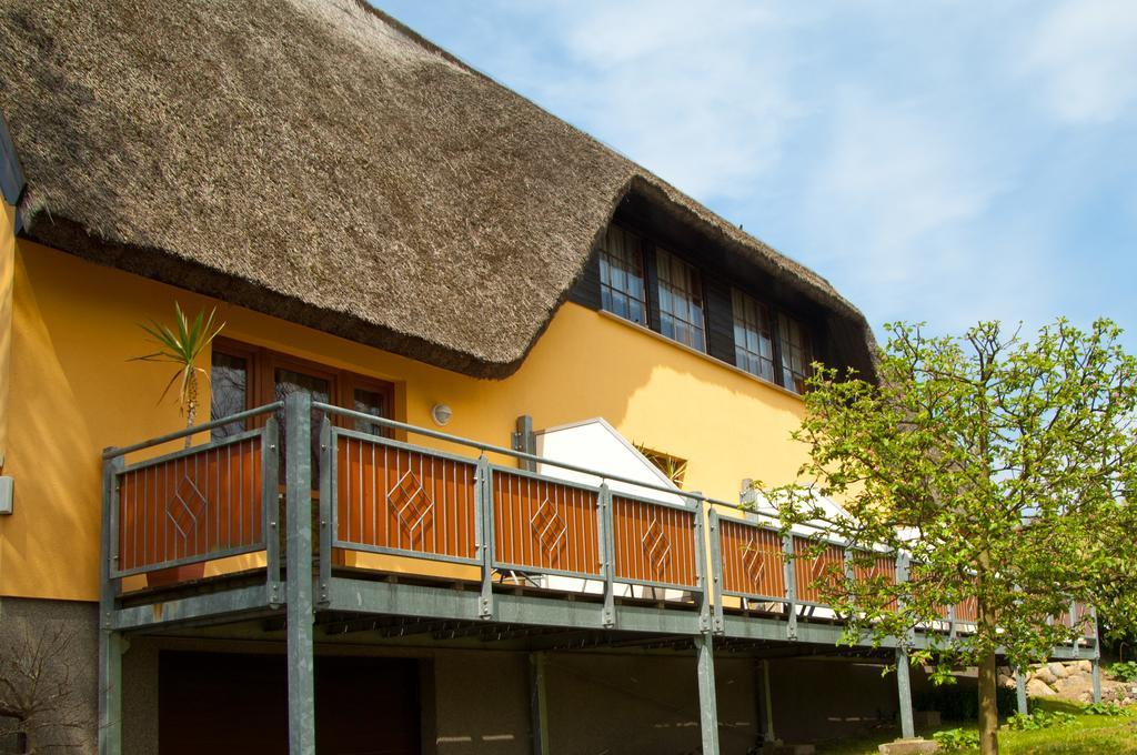 Ferien Unterm Reetdach In Gohren Hotel Goehren  Buitenkant foto