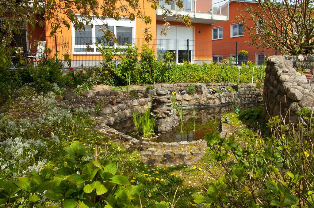Ferien Unterm Reetdach In Gohren Hotel Goehren  Buitenkant foto