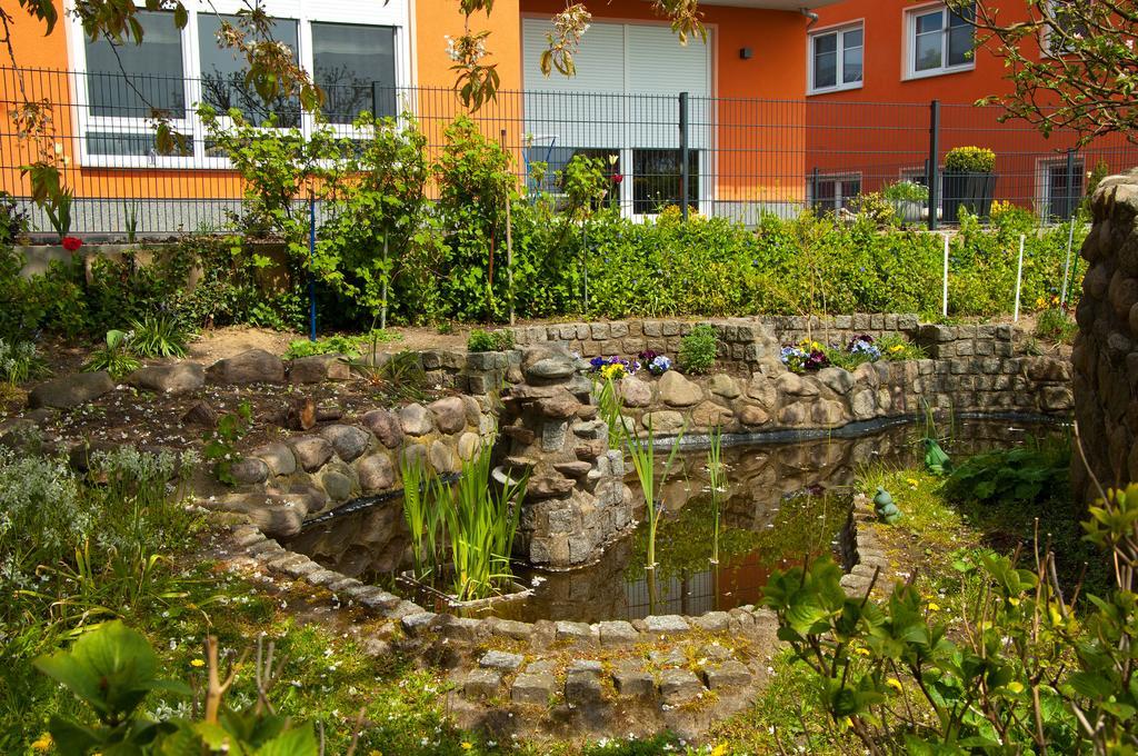 Ferien Unterm Reetdach In Gohren Hotel Goehren  Buitenkant foto