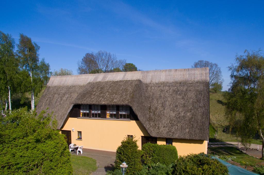 Ferien Unterm Reetdach In Gohren Hotel Goehren  Buitenkant foto