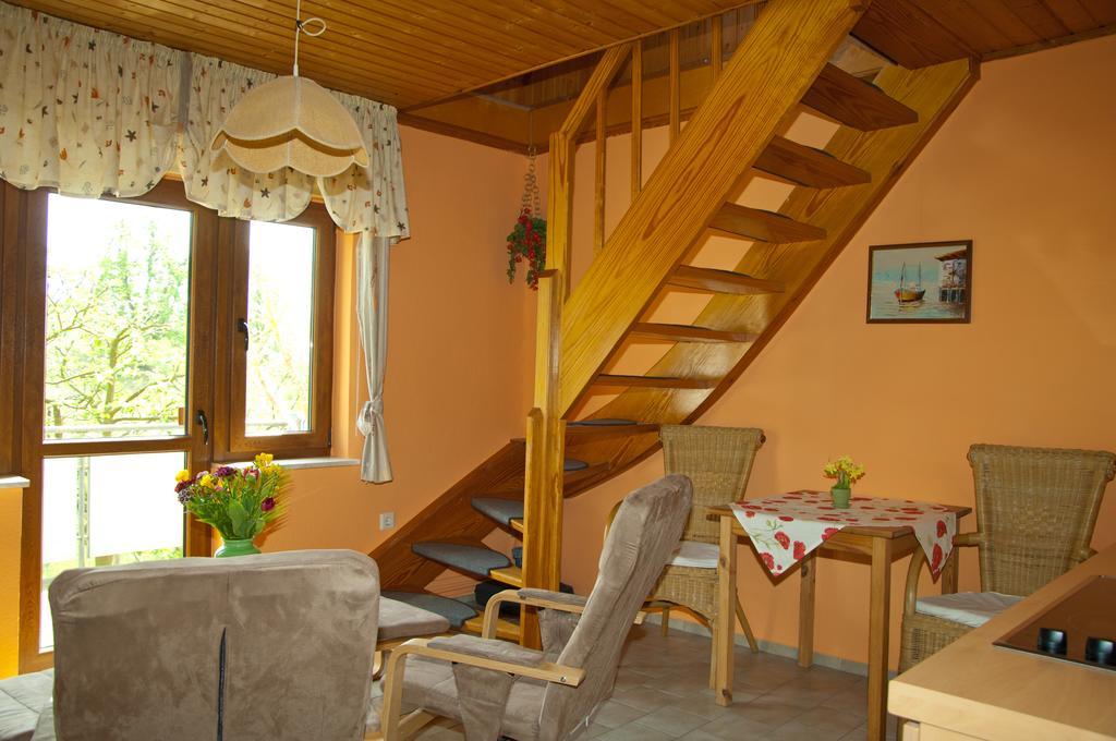 Ferien Unterm Reetdach In Gohren Hotel Goehren  Buitenkant foto