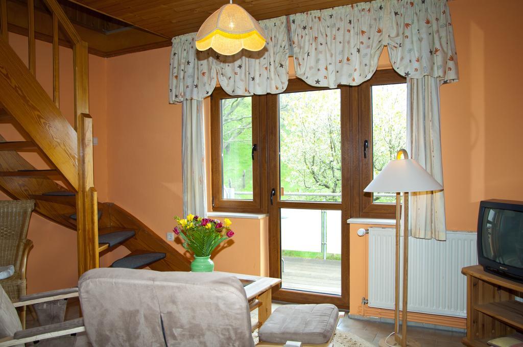 Ferien Unterm Reetdach In Gohren Hotel Goehren  Buitenkant foto