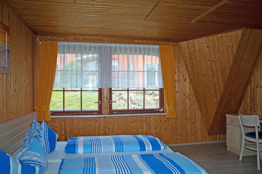 Ferien Unterm Reetdach In Gohren Hotel Goehren  Buitenkant foto